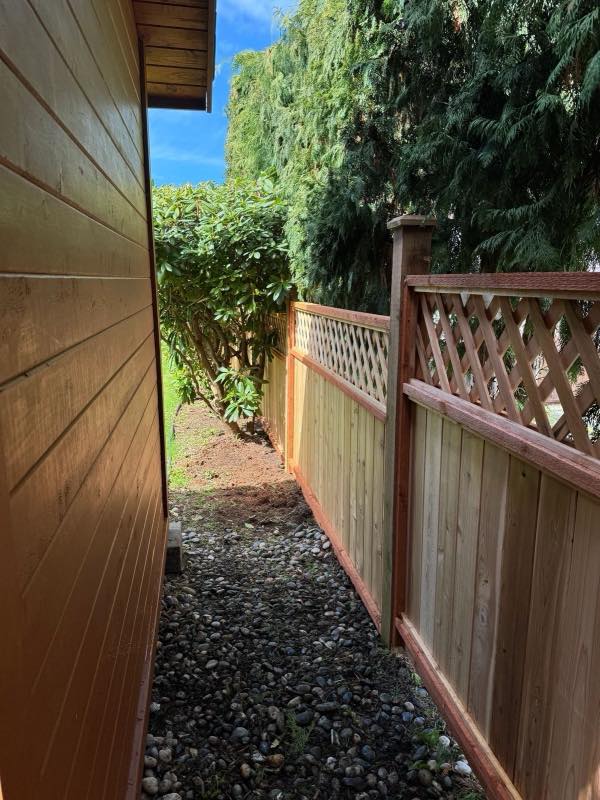 Prefabricated fence project by Tonella Contracting on Vancouver Island