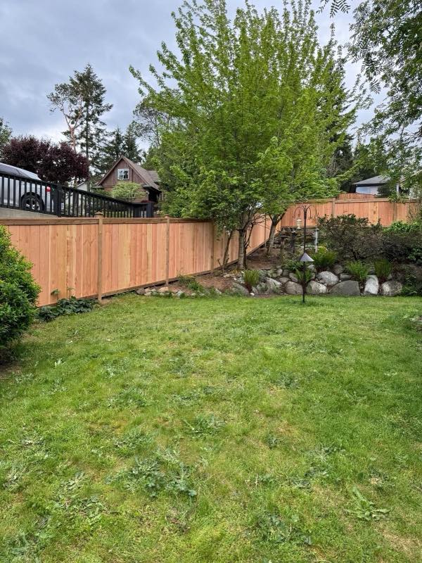 Cedar fence project by Tonella Contracting on Vancouver Island
