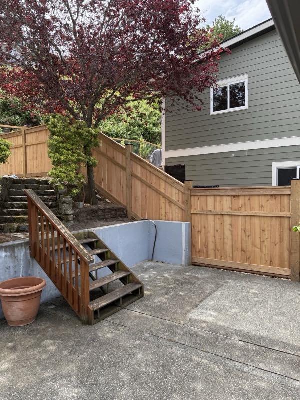 Cedar fence project by Tonella Contracting on Vancouver Island