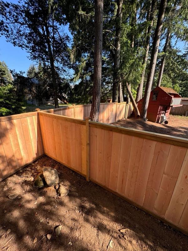 Cedar fence project by Tonella Contracting on Vancouver Island