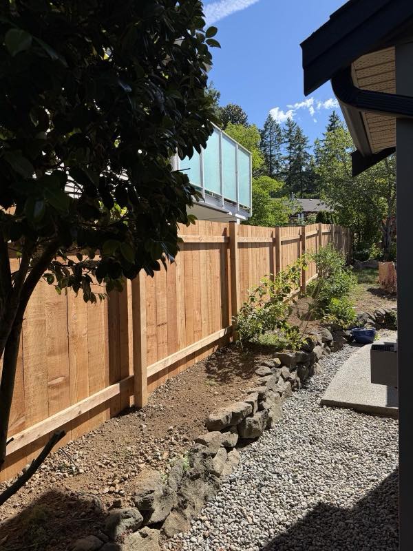 Cedar fence project by Tonella Contracting on Vancouver Island