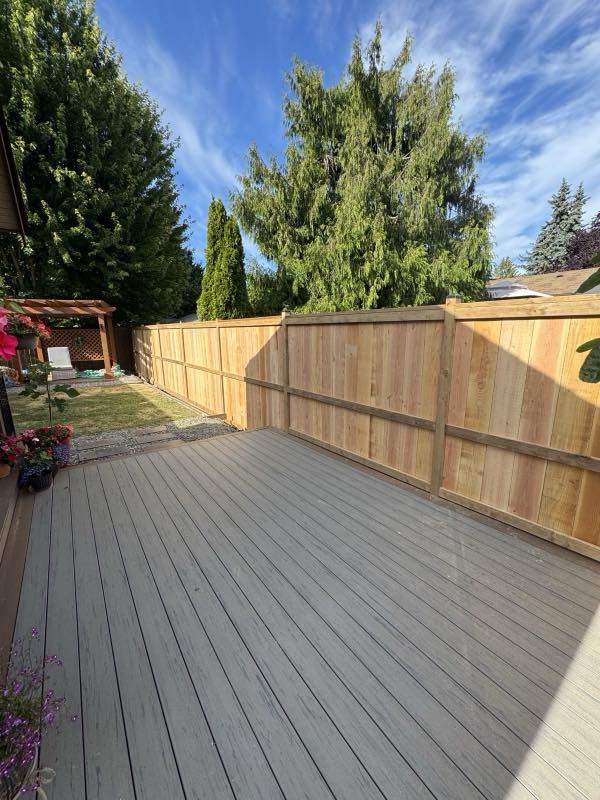 Cedar fence project by Tonella Contracting on Vancouver Island