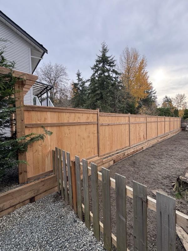 Cedar fence project by Tonella Contracting on Vancouver Island