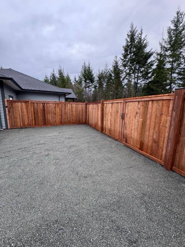 Cedar fence project by Tonella Contracting on Vancouver Island